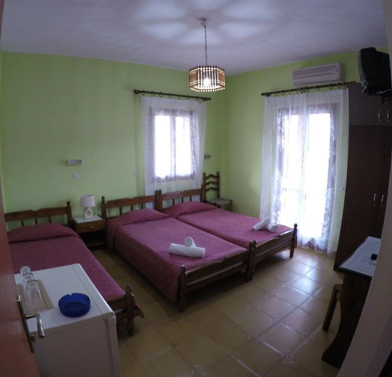 Christina Pension Karterados  Room photo