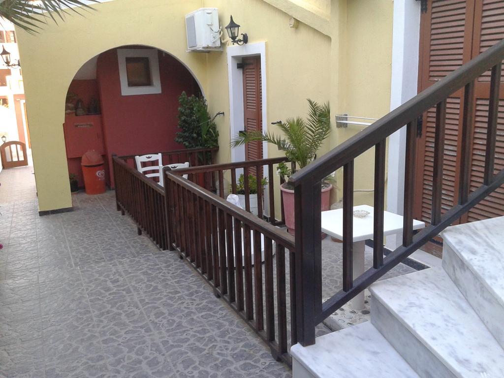 Christina Pension Karterados  Exterior photo